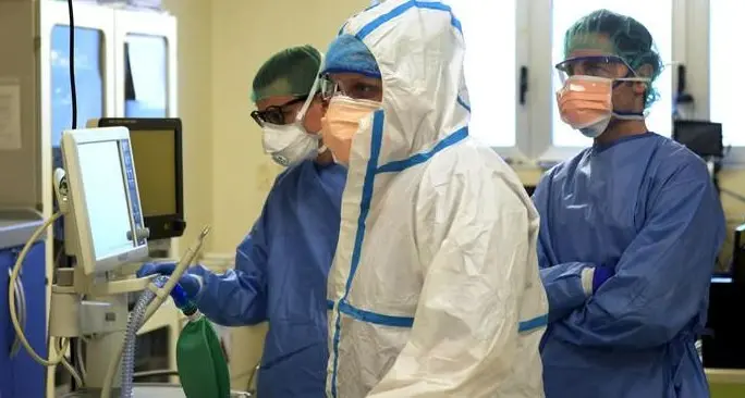 Tre volte positiva al Covid: il caso studiato al San Raffaele