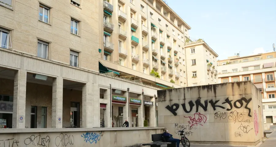 La nuova piazza Mazzini: vernici anti-vandali, alberi e panchine