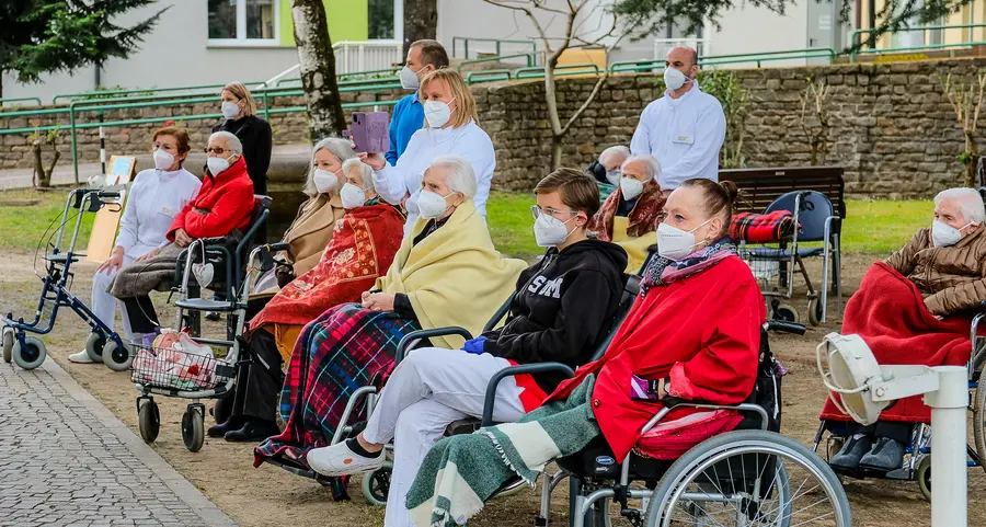 Case di riposo, allarme personale: in 600 rifiutano la vaccinazione