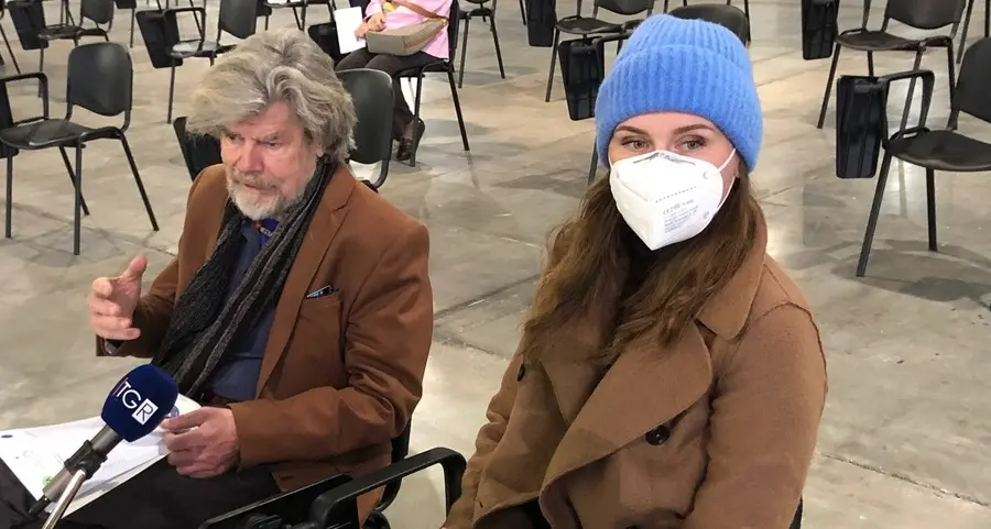 Messner: «Perché mi risposo a 76 anni? Sono innamorato»