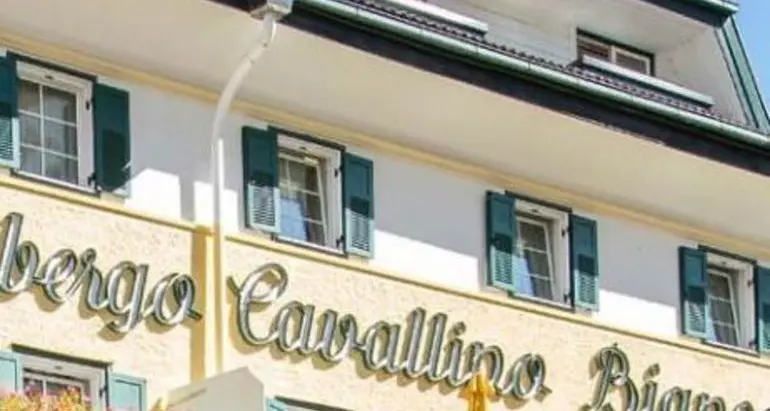 La sfida dell’albergatore di San Candido: «Riapriremo senza controlli»