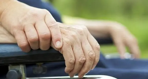 Parkinson, la Provincia taglia il contributo all’associazione