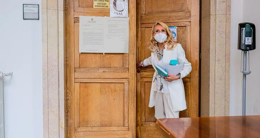 Soldi spariti dai conti dei genitori