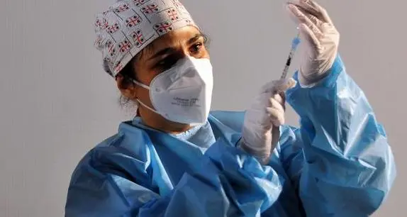 Infermieri no vax, in 3 al lavoro anche con la sospensione Asl