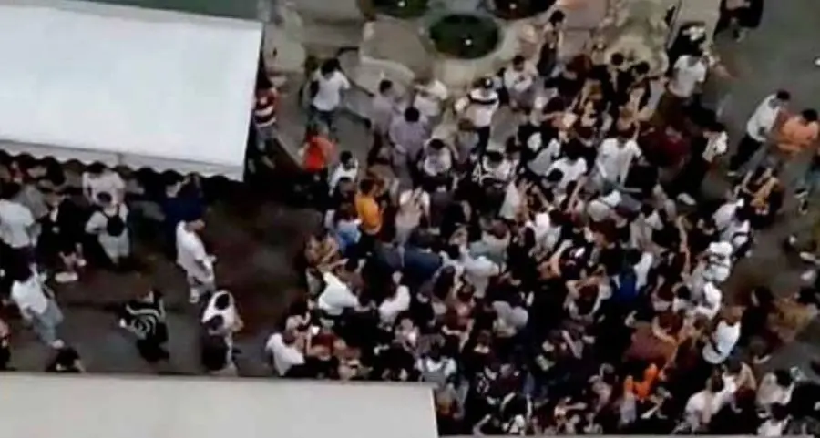 Movida in piazza Erbe, stop dopo l’orario di chiusura