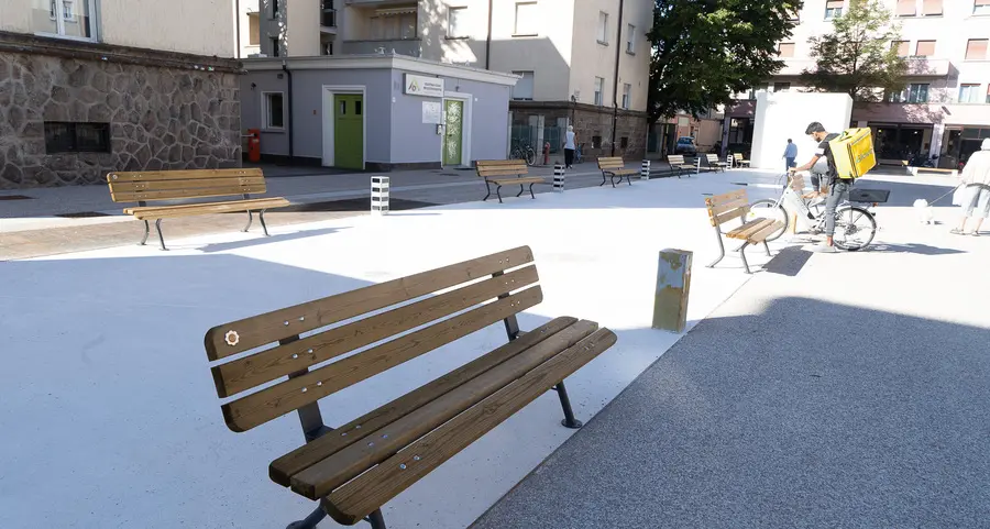 Telenovela Piazza Matteotti: ora tornano le panchine