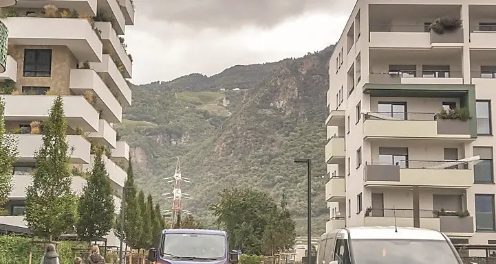 A Druso Est telecamere e Ztl. Alloggi Ipes non prima del 2024