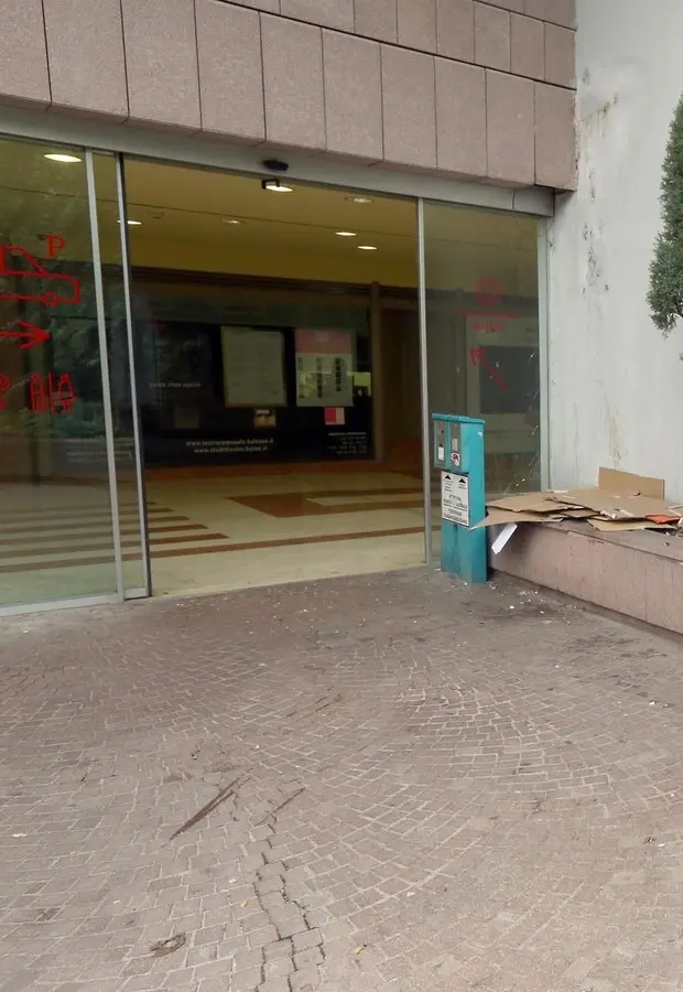 Finisce il teatro: ma a Bolzano arrivare al parcheggio è un'odissea