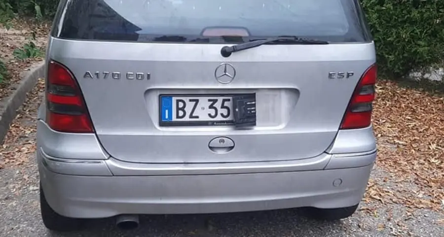 Raid vandalico a Bressanone, danni alle auto e ai cassonetti