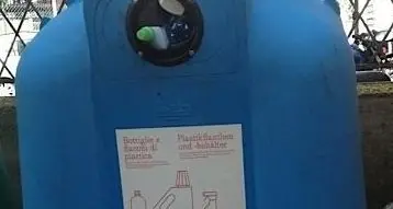 Bolzano, c'è troppa plastica non riciclabile: «La raccolta va ripensata»