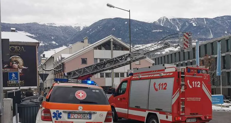 Bloccata sul terrazzo di casa e al gelo: salva un’anziana