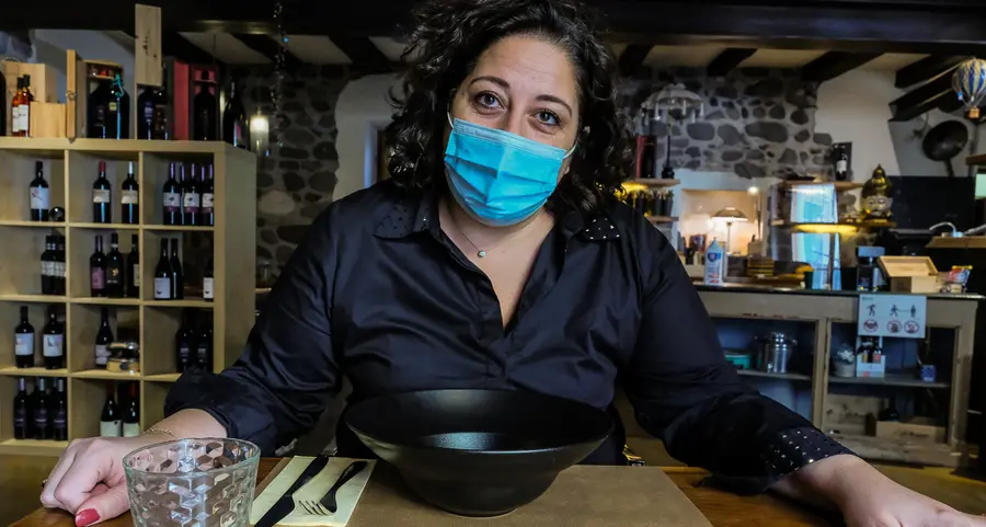 Cene e aperitivi ko: Natale in ginocchio per ristoranti e bar