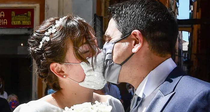 La coppia scoppia di meno: separazioni e divorzi in calo