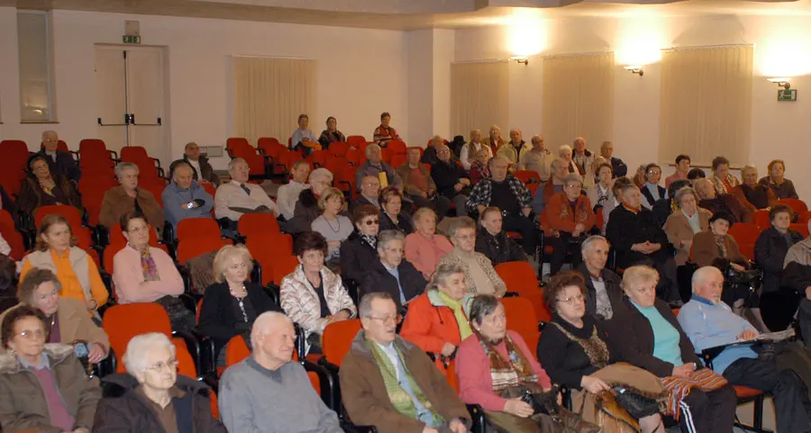 Merano, l’associazione degli anziani chiude per colpa del Covid