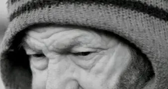 Hans Cassonetto: il clochard ecologista morto la notte di Natale, vivo nel cuore degli artisti