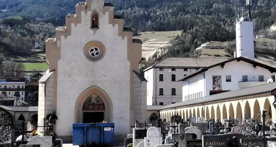 «Sesto furto in pochi anni sulla tomba di mio papà: ora basta»