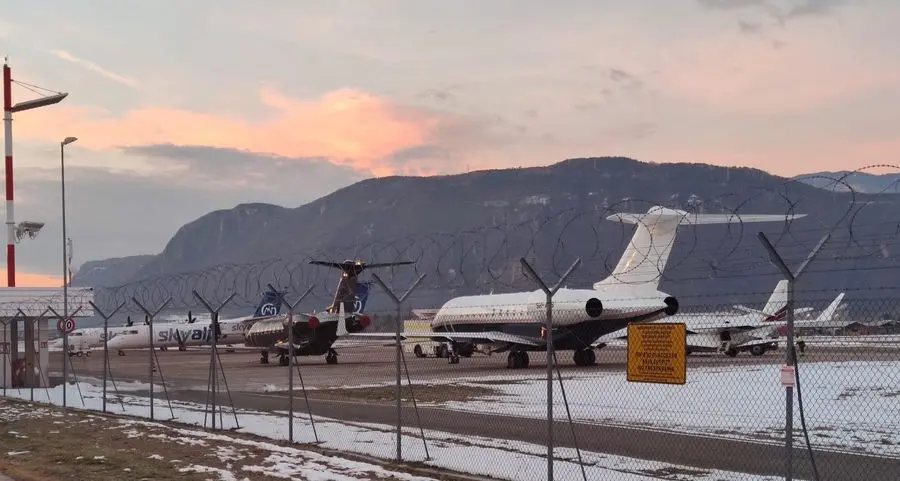 Aeroporto di Bolzano, stop a due rotte fino al 15 febbraio