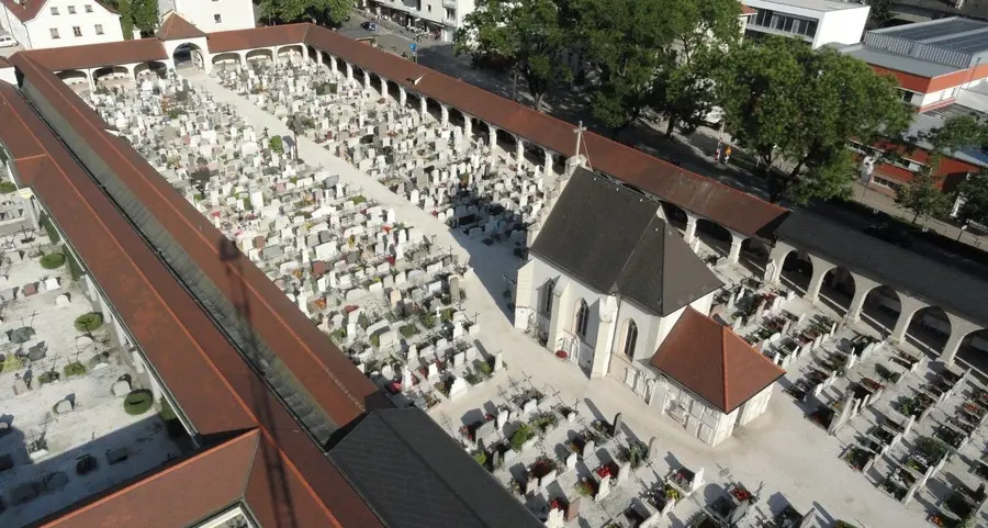 Bressanone, ancora furti in cimitero (e si infittiscono le denunce)