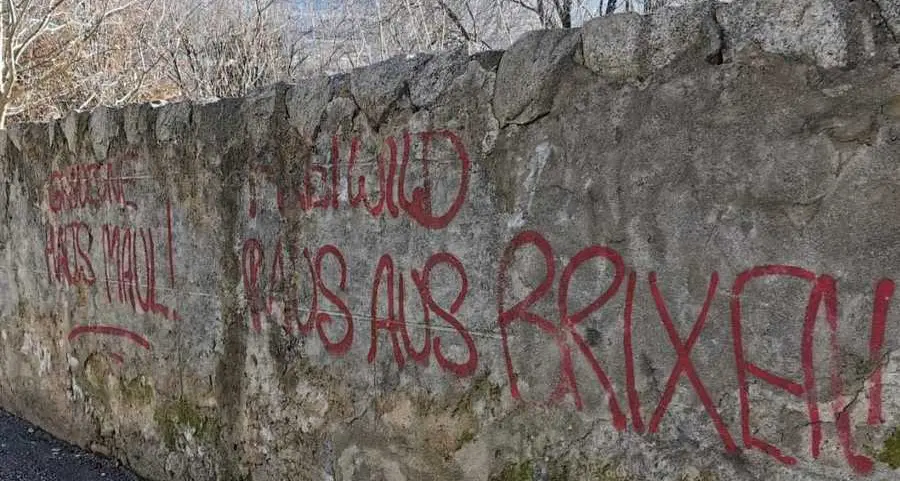 Muri imbrattati dai vandali a Bressanone