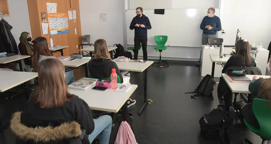 Dal fascismo al Vietnam, il libro in classe al Carducci