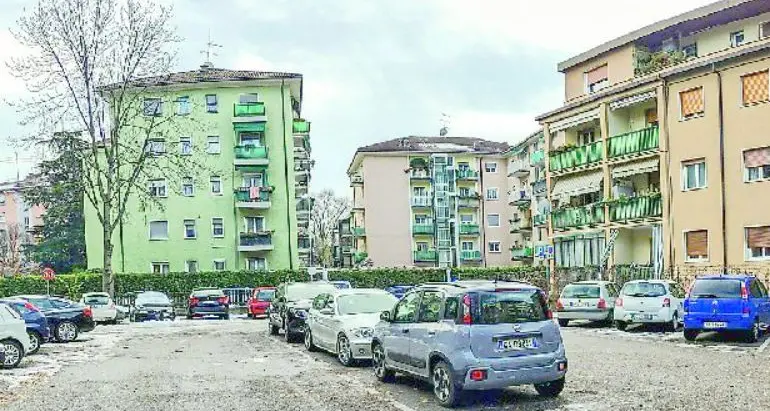 Via Visitazione, il Comune offre i box ai residenti