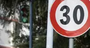 «In via Bersaglio si corre troppo: serve il cartello dei 30 orari»