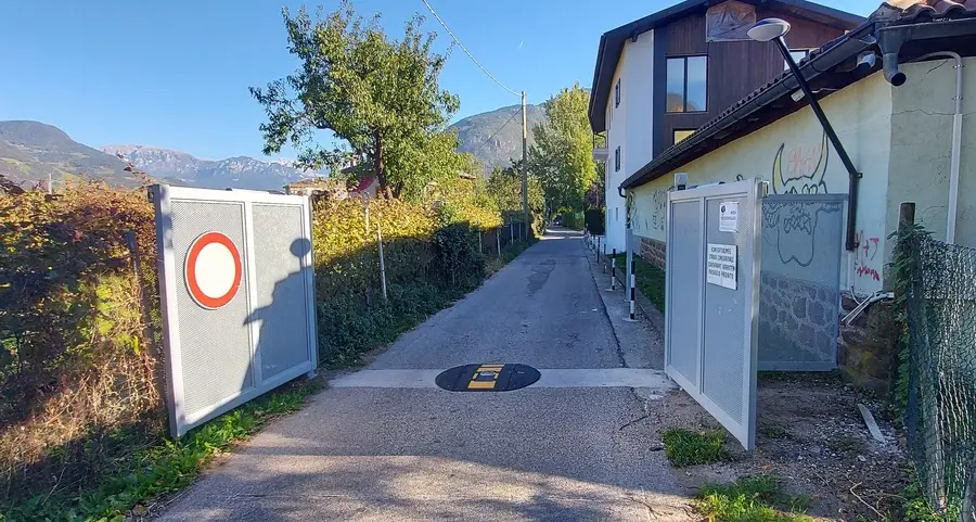 Via della Vigna, 900 firme per la diffida