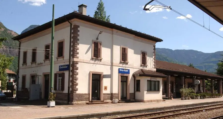 Furti e stazione senza telecamere, la giunta di Ora corre ai ripari
