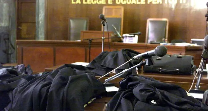 Ricorsi, i no vax sconfitti devono pagare le spese