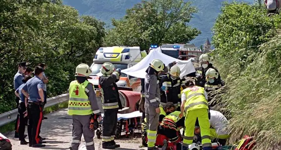 Travolto dal trattore, muore a 64 anni un agricoltore di Egna