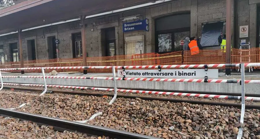 «Troppi giovani ubriachi sui binari: servono altre barriere»