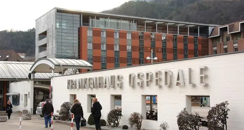 Ospedale di Bressanone, accessi più facili per auto e visitatori a piedi