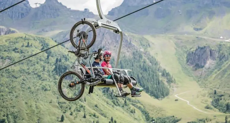Dolomiti, già aperto il 74% degli impianti. Per le bici 400 km di tracciati