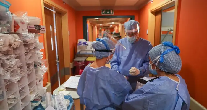 Guadagna più di 240 mila euro, medico deve ridarne 35mila all’Asl