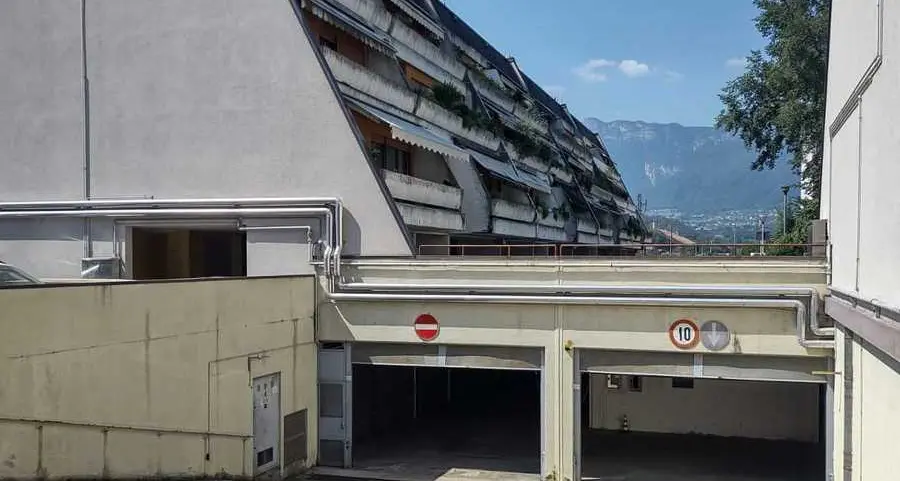 Via Resia, case Ipes a pezzi. Gli inquilini: non paghiamo più