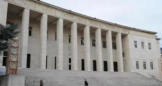 Figlio aggredisce la madre: il giudice gli vieta di avvicinarla