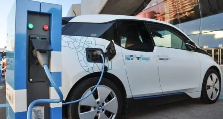 Caro energia, primi divieti per la ricarica delle auto elettriche