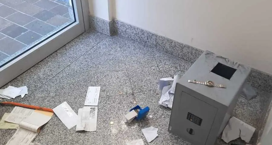 Bolzano, i ladri in Comune: forzano la cassaforte e rubano documenti e computer