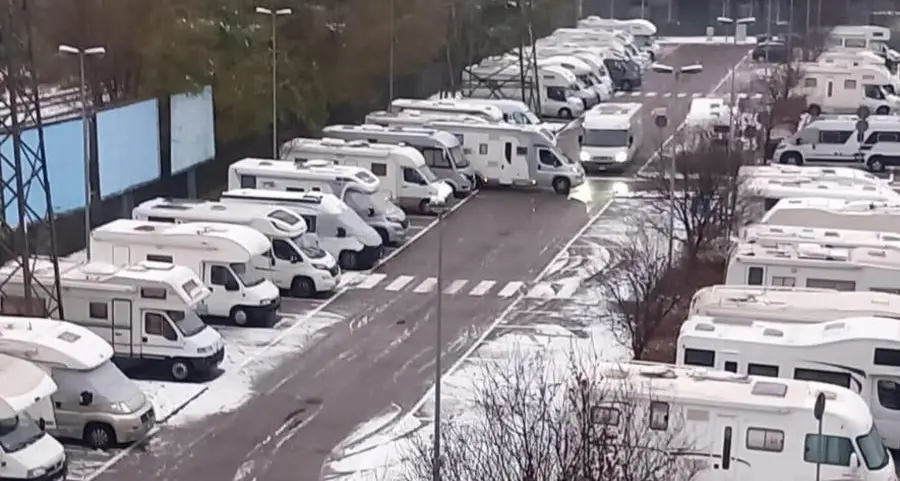 Camper, Oltrisarco dice stop alla sosta selvaggia senza pagare