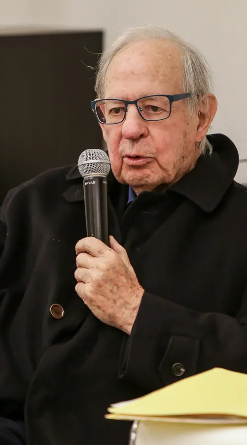 «Dono i miei libri sull’orrore. Conoscere è necessario»