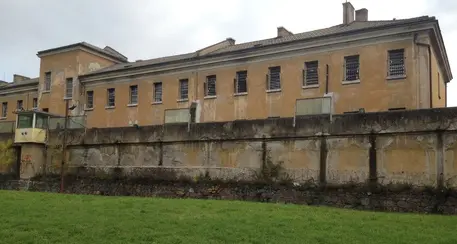 Il carcere di Bolzano resta sovraffollato: 108 i detenuti a fronte di 88 posti regolamentari