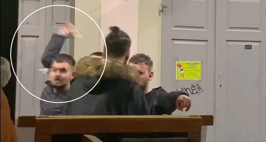 Raid in Piazza Erbe, identificati in dieci. Partita l’ordinanza del sindaco