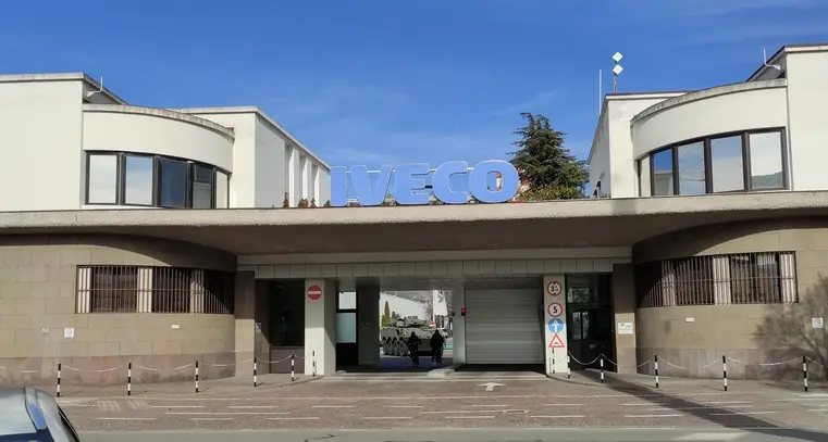 Minacce anarchiche al manager Iveco, indagini aperte sul «postino»