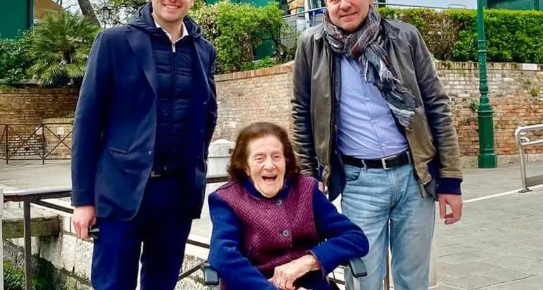 A 108 anni nonna Isabella conquista Venezia