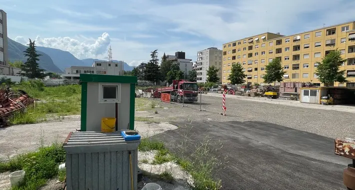 Via Ortles: alloggi e area verde nel cantiere bloccato da 30 anni