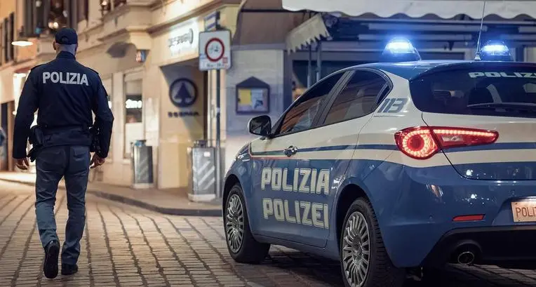 Bolzano, anziana aggredita e rapinata in strada