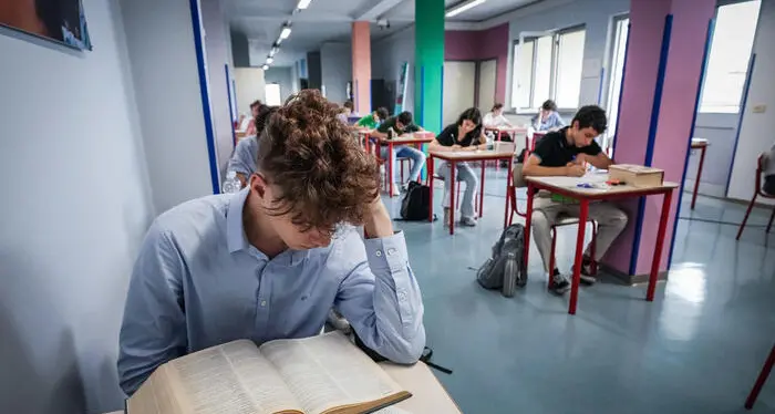 Maturità 2023, oggi la seconda prova: Problemi con funzioni allo scientifico, Seneca al classico