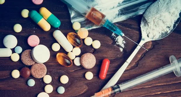 Droga, 150 giovani al Serd: 20 di loro sono minorenni