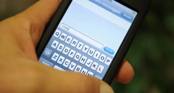 La diagnosi corre su WhatsApp. Le pediatre ai genitori: attenti