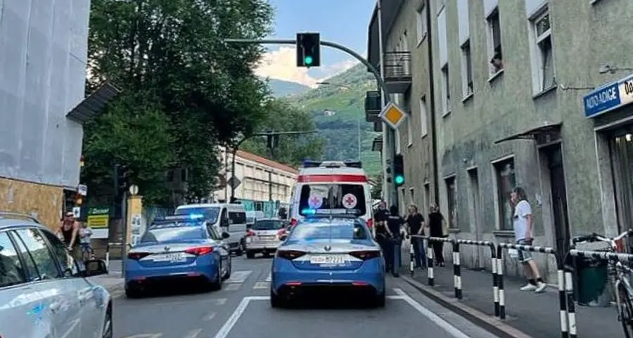 Accoltellamento per gelosia: cinque fendenti al compagno dell'ex moglie
